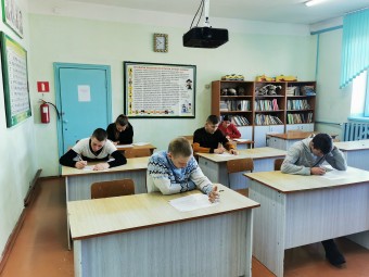 В Бельцовском филиале прошёл пробный ОГЭ по математике.